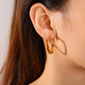 Minimalist Twisted Gold Hoops – Dainty Luxury Design