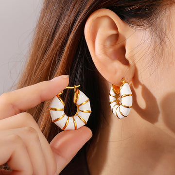 Amber Resin Earrings for Women – Twisted U-Shaped, High-End Design
